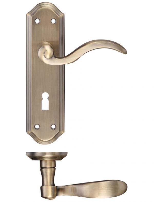 Fulton & Bray | Winchester Lever on Backplate