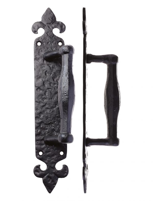 Foxcote Foundries | Pull Handle on Fleur De Lys Backplate